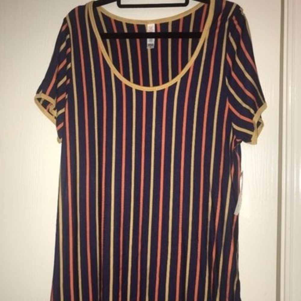 NWT LuLaroe Classic T in XL